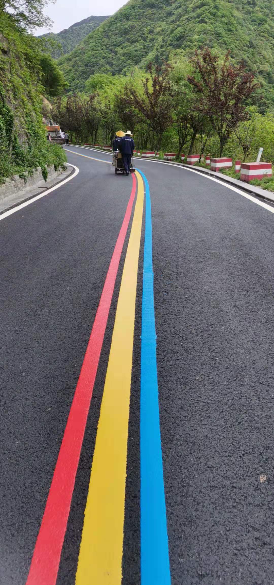 河南永和建設集團商城西河景區(qū)彩虹大道